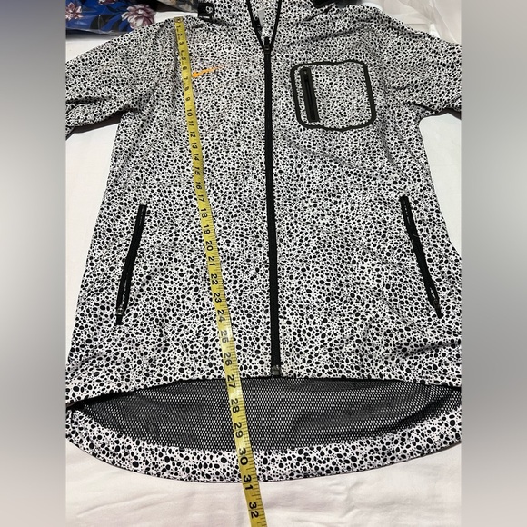 NIKE Women’s Mercurial Vapor safari print windbreaker size S. - Picture 14 of 14
